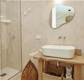 4 bedroom villa with pool, Castellammare del Golfo, sleeps 8-10